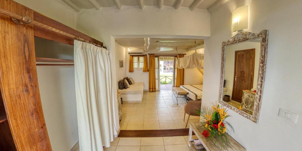Hotel Karafuu Beach Resort Pingwe Eksteriør billede