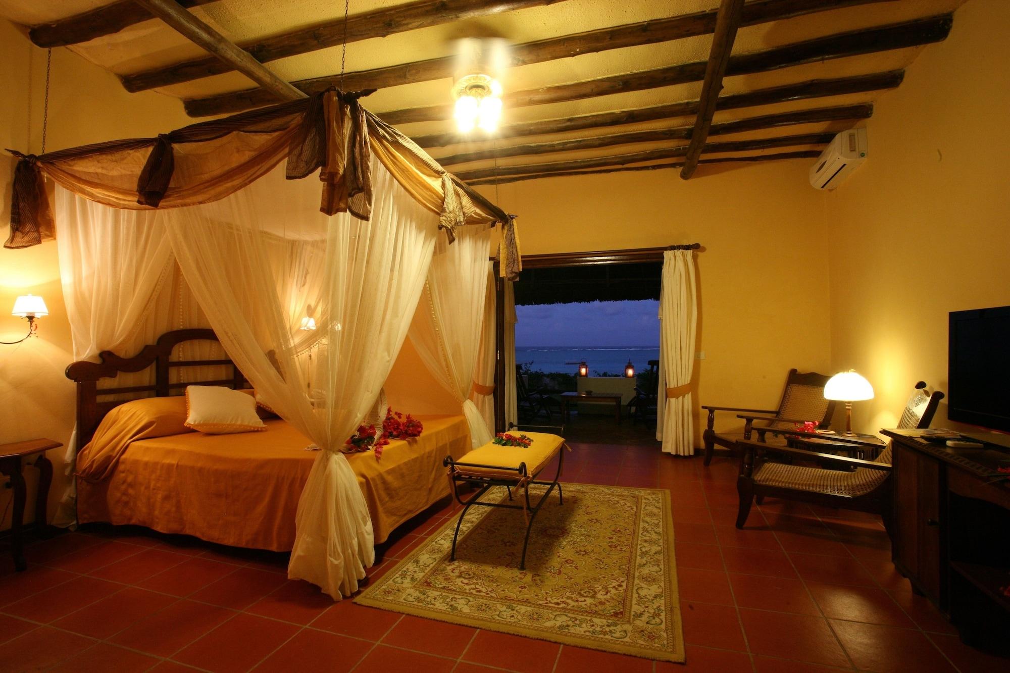 Hotel Karafuu Beach Resort Pingwe Eksteriør billede