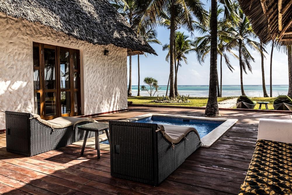 Hotel Karafuu Beach Resort Pingwe Eksteriør billede